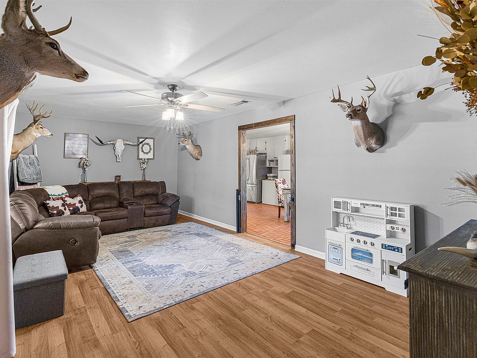 1st image of 602 Colonial Dr