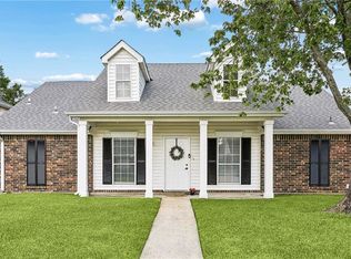 319 Oakley Ln, Destrehan, LA 70047