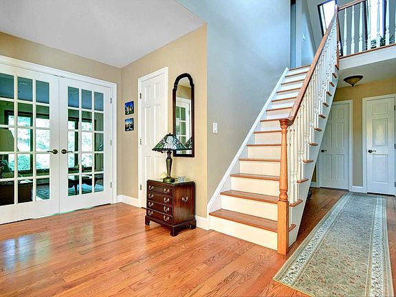 4th image of 35 Wenwood Dr