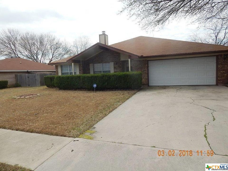 1st image of 114 S Brook Dr