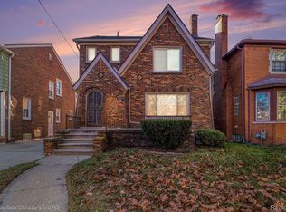 18953 Woodingham Dr, Detroit, MI 48221