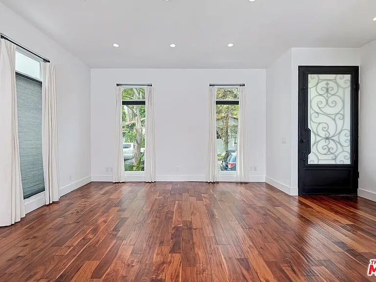 7270 Waring Ave — Photo 4