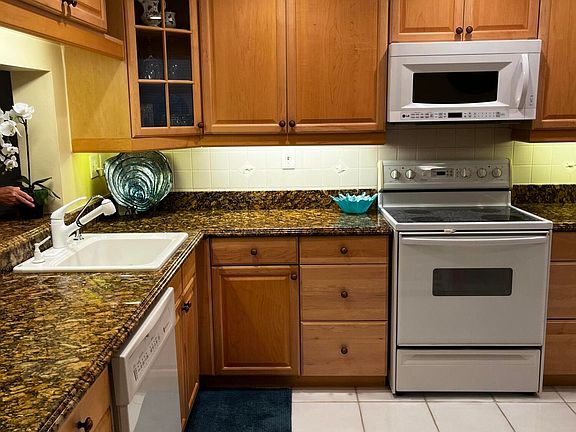 3rd image of 12870 Briarlake Dr APT 205