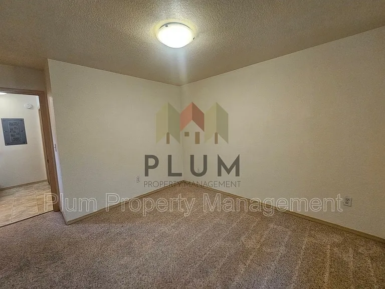 917 Discovery Way — Photo 32