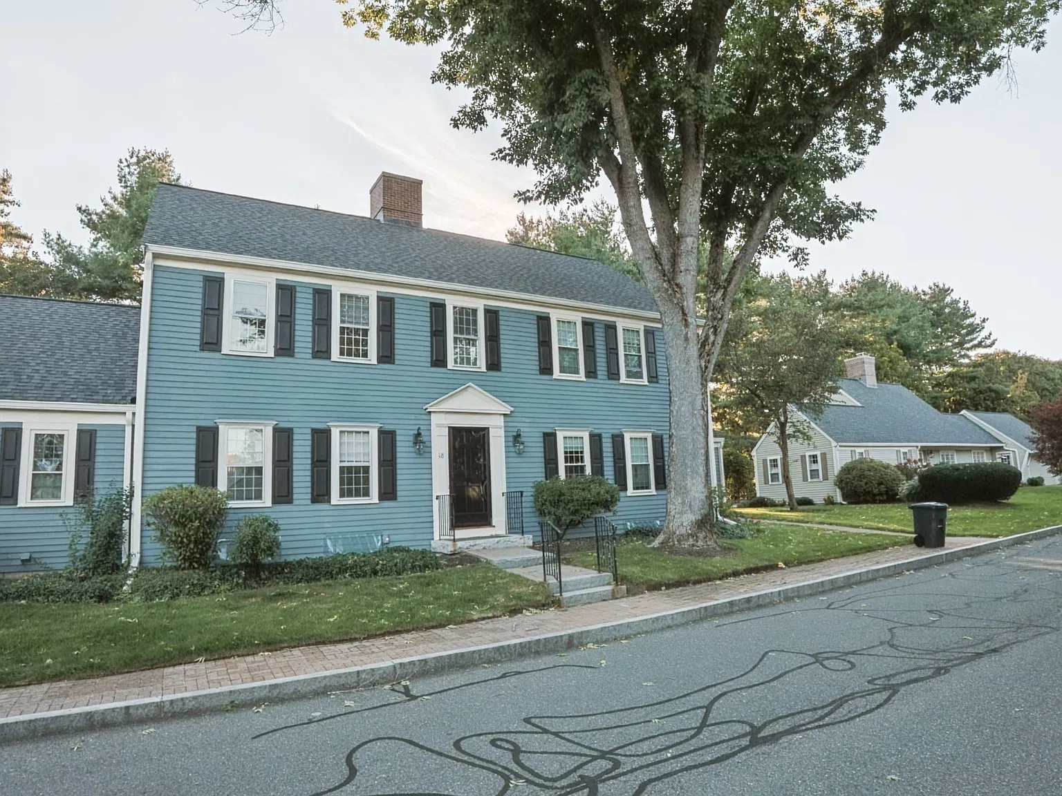 2 bed, 2.5 bath, 1472 sqft, $3,850 — Photo 2