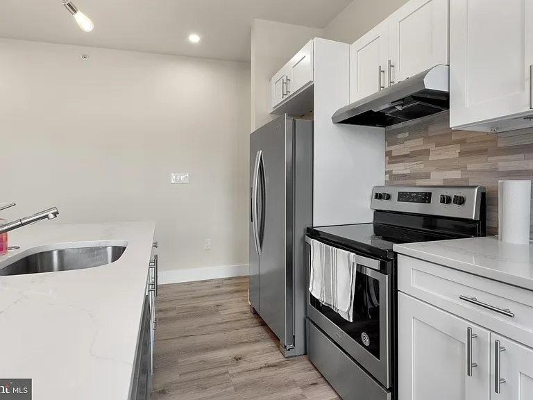 537 N 35th St #3 — Photo 8