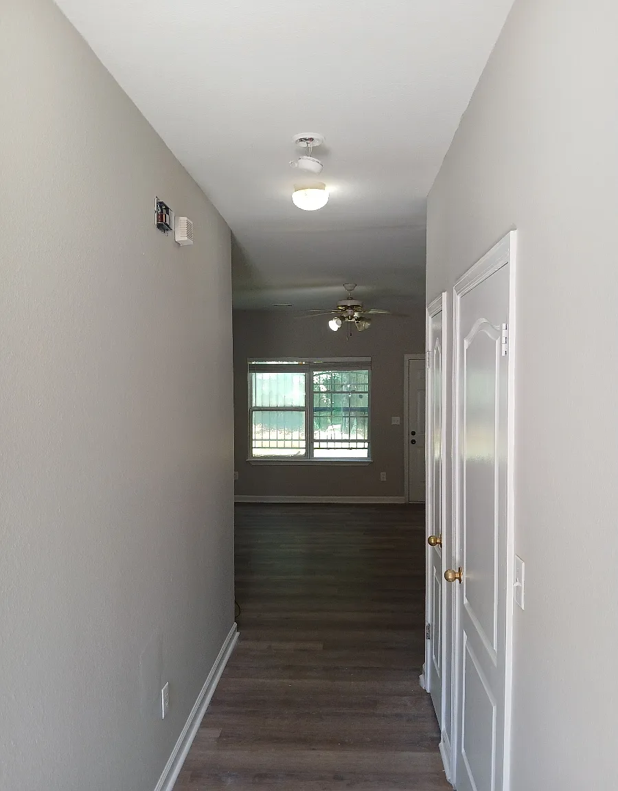 3 bed, 2.5 bath, 1303 sqft, $2,000 — Photo 2