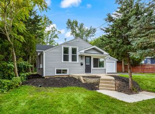 407 W Harrison Rd, Lombard, IL 60148