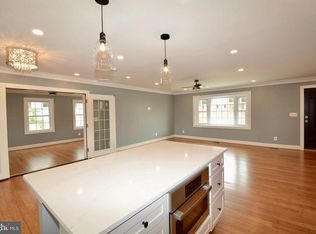 2028 N Dinwiddie St, Arlington, VA 22207