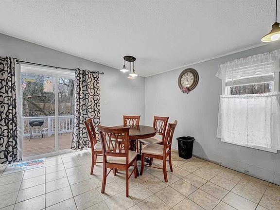 5th image of 18 Hudson Bluff Dr