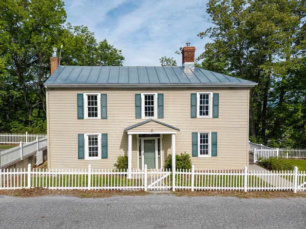 727 S Main St, Mount Crawford, VA 22841