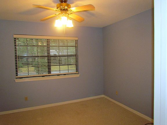 4th image of 904 Whisperwood Ln S