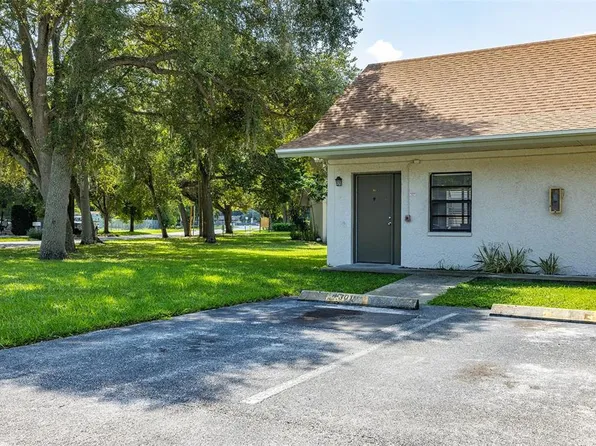 2142 Bradford St APT 301, Clearwater, FL 33760