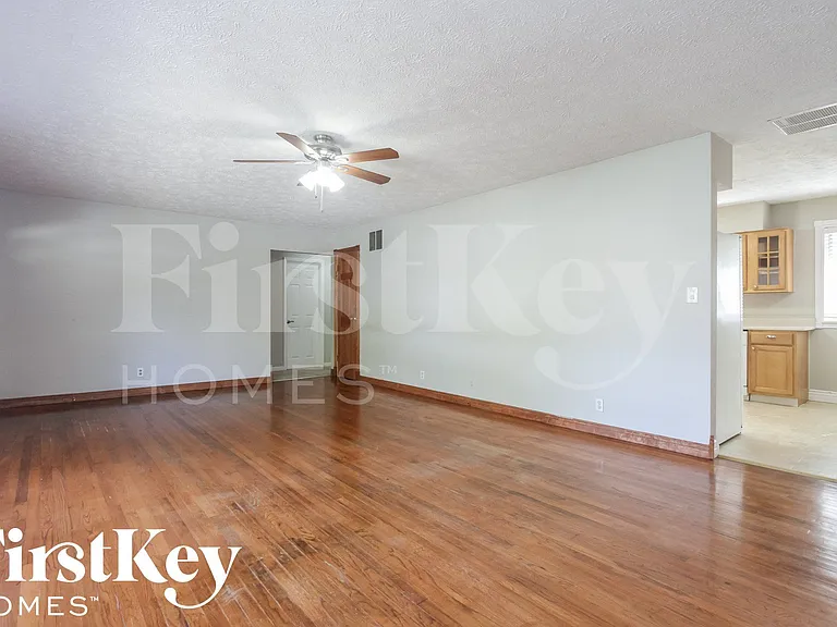 6605 W 14th St — Photo 3