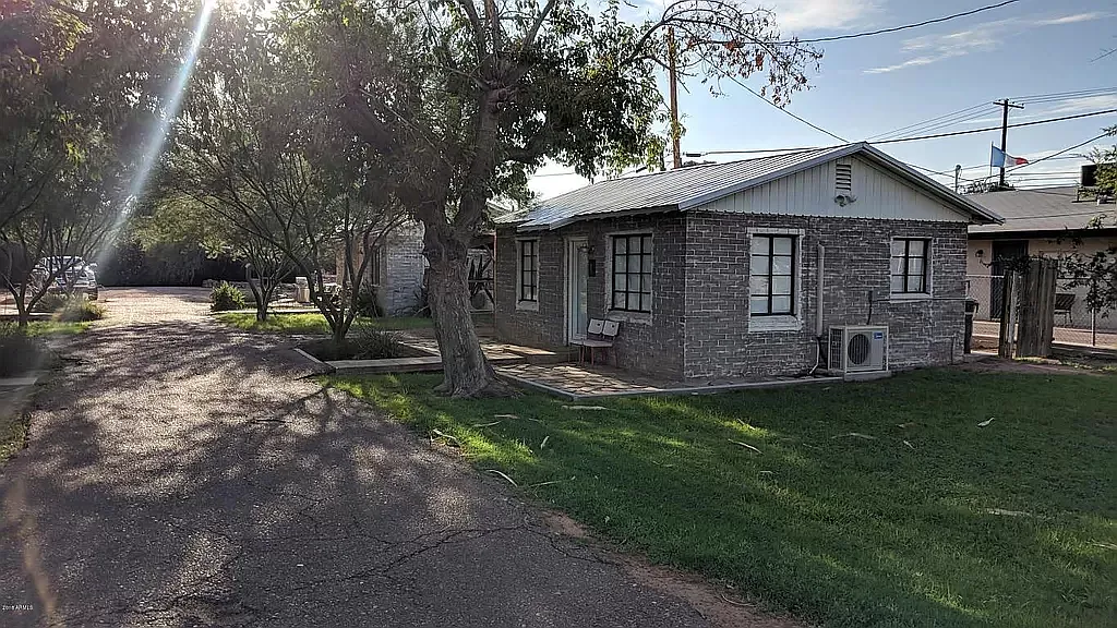 1 bed, 700 sqft, $1,399 — Photo 1