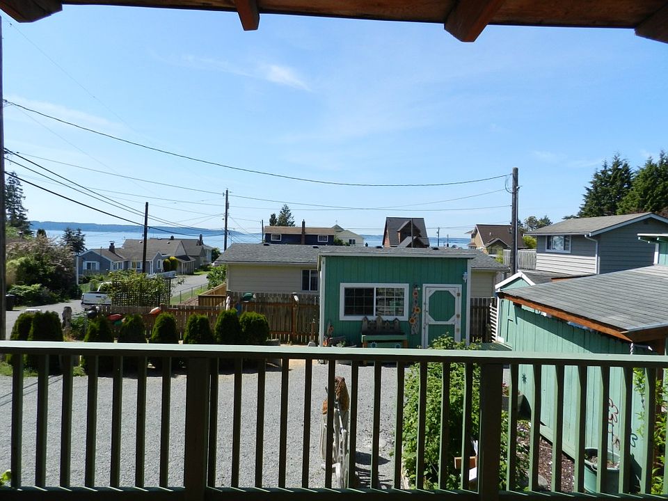 1st image of 131 Tarragon Ave