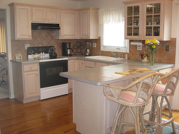 3rd image of 1833 Bishop Way