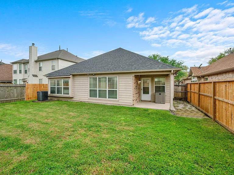 Darby Brook Dr — Photo 4
