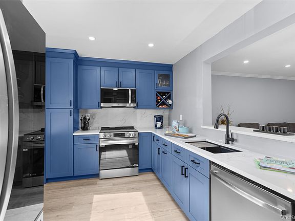 3rd image of 1105 Chelsea Cove S