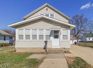 209 Packard St, Bloomington, IL 61701
