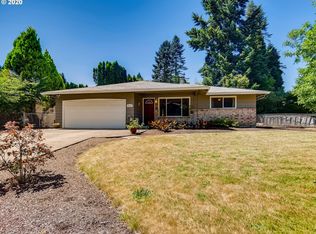 15537 SE Crestwood Dr, Milwaukie, OR 97267