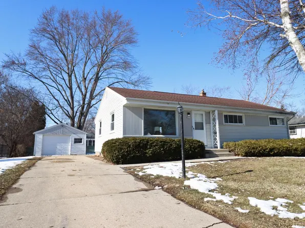 8267 North 52nd STREET, Brown Deer, WI 53223