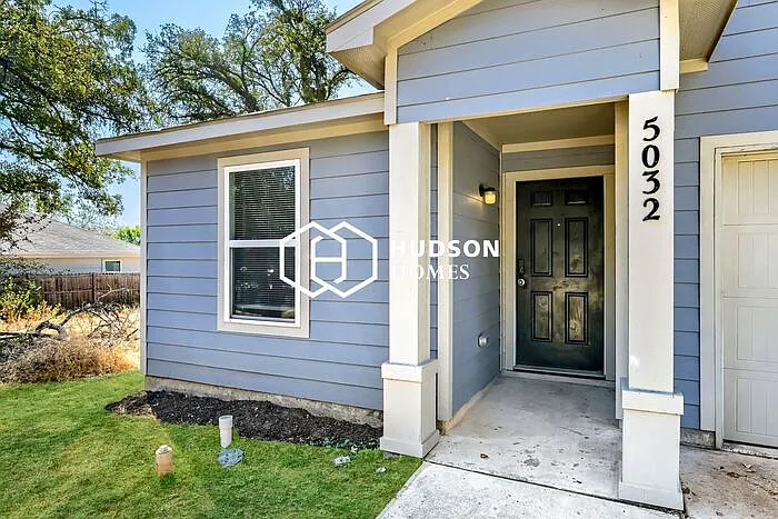 3 bed, 2.0 bath, 1045 sqft, $1,495 — Photo 3
