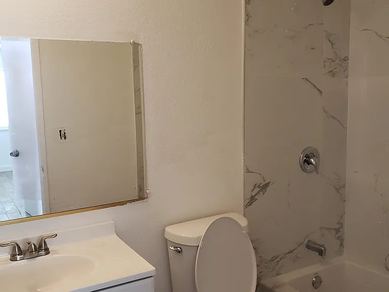 38503 Larkin Ave — Photo 4