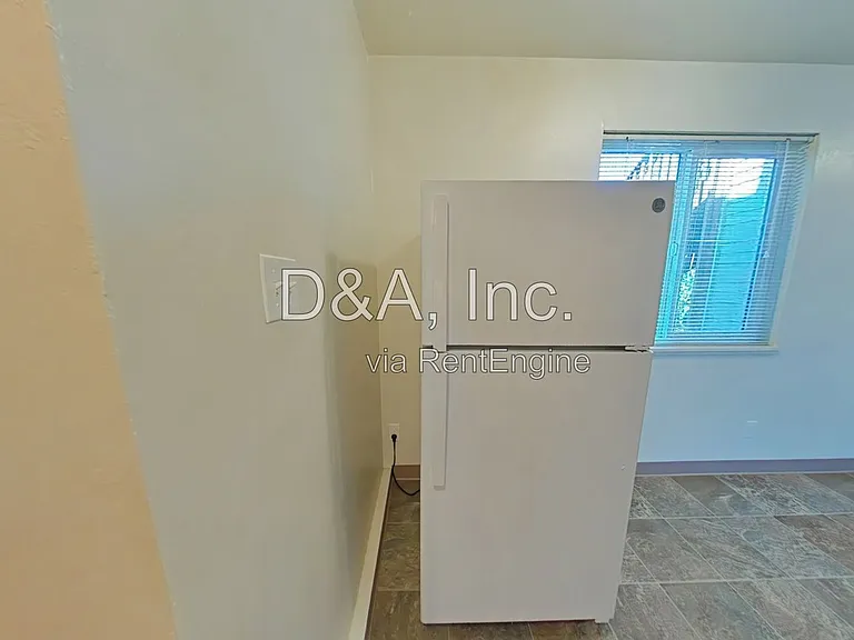 113 NW 11th St #100 — Photo 6