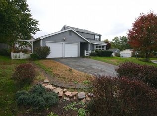 262 E Juniper Ave, Sterling, VA 20164