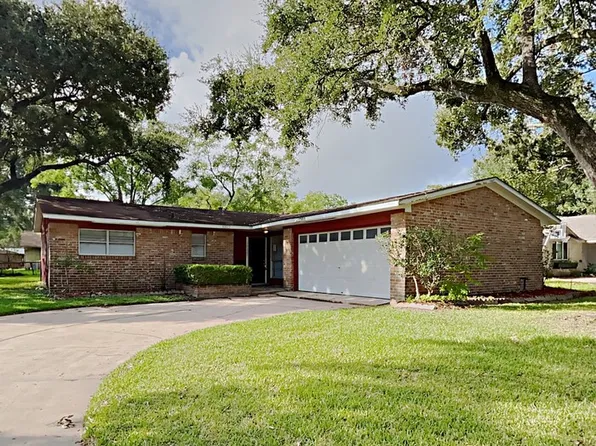 10322 Antrim Ln, La Porte, TX 77571