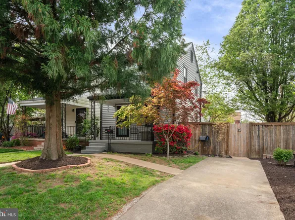5950 Williamsburg Rd, Alexandria, VA 22303
