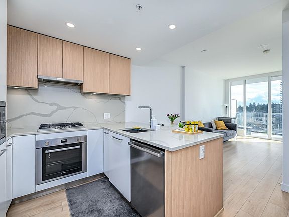 4th image of 567 Clarke Rd #1109