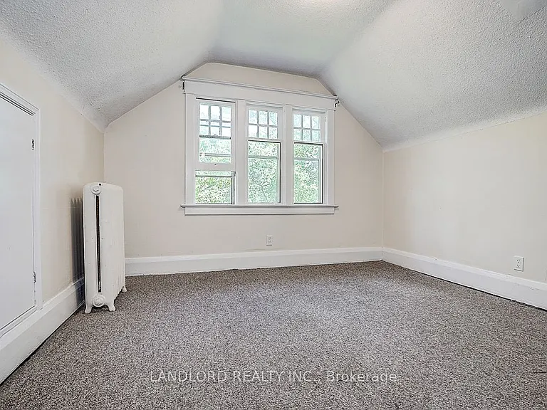 92 Neville Park Blvd #UPPER — Photo 24