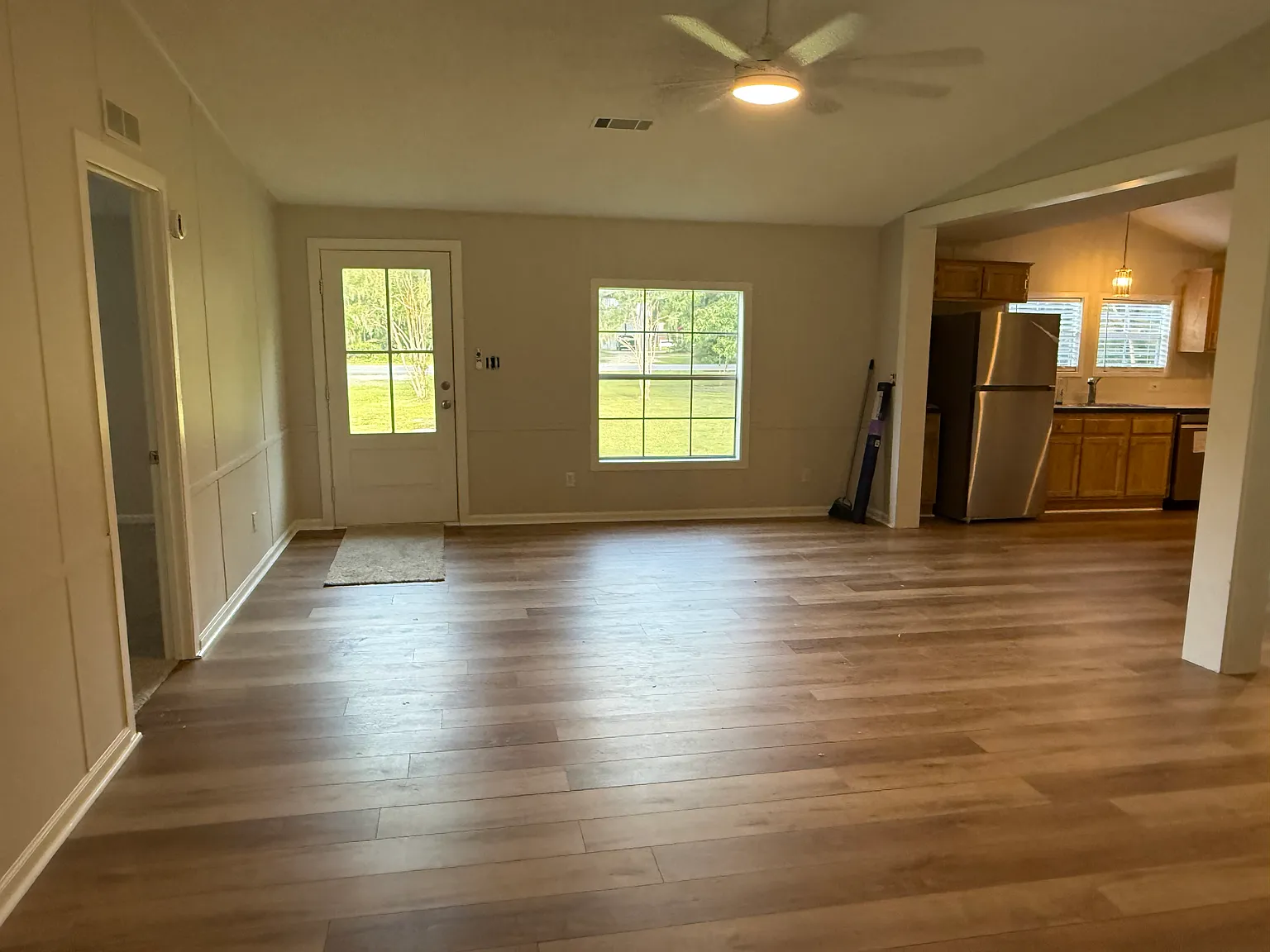 4 bed, 2.5 bath, 1800 sqft, $2,000 — Photo 2