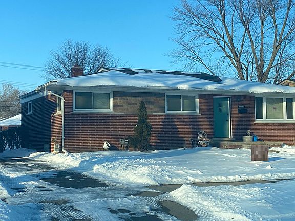 3rd image of 20507 Walton St