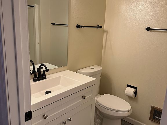 2nd image of 1690 NE Pleasant St #205