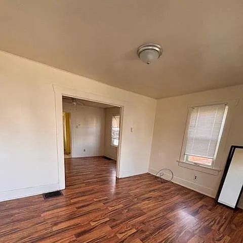 1305 E Lawrence St — Photo 13