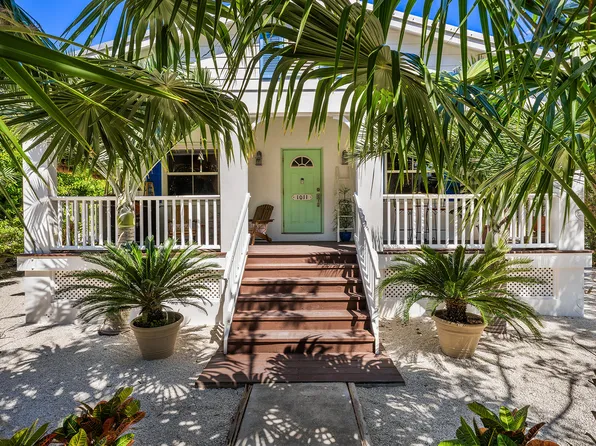 1011 Snapper Ln, Key Largo, FL 33037