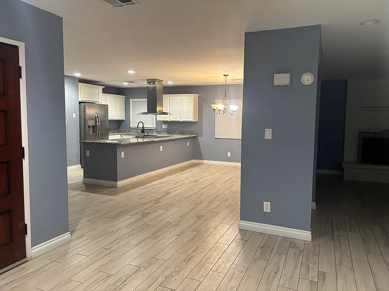 4612 W Augusta Ave — Photo 7