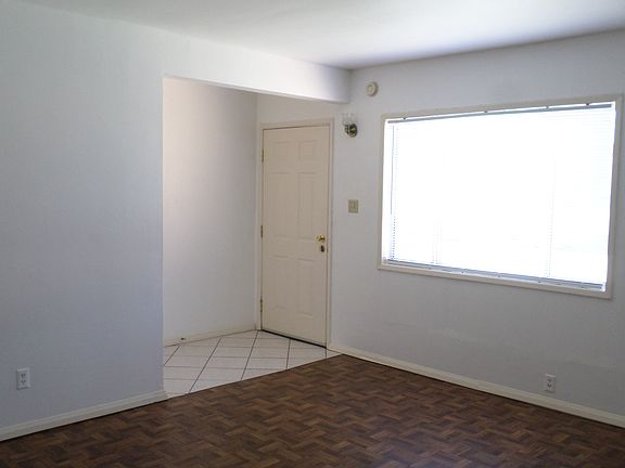 2nd image of 2613 Muscatel Ave