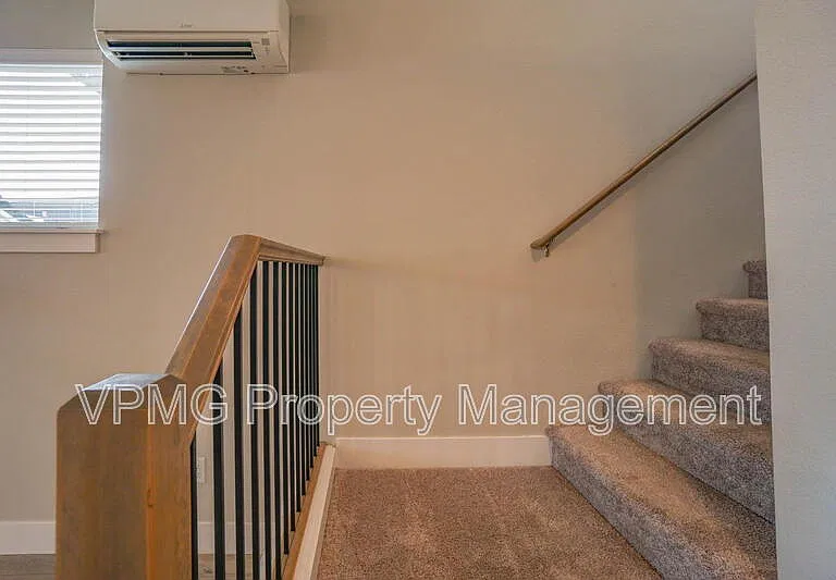 2928 NW 16th St — Photo 17