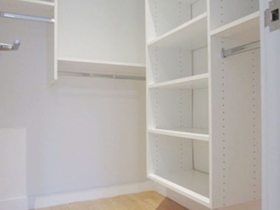 5th image of 227 Waverly Pl APT 2C