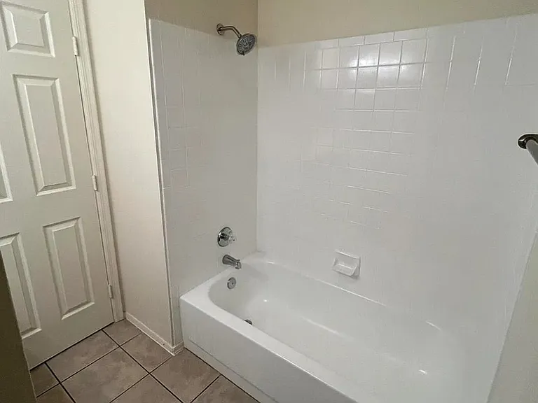 1321 E Morrow Dr — Photo 29