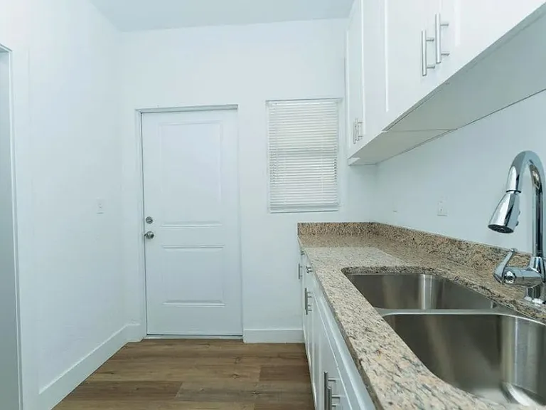 624 S 12th St — Photo 5