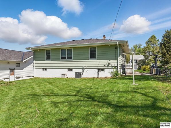 4423 Frederick St, Omaha, NE 68105