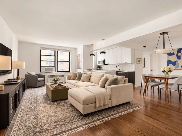 60 E 9th St APT 528, New York, NY 10003