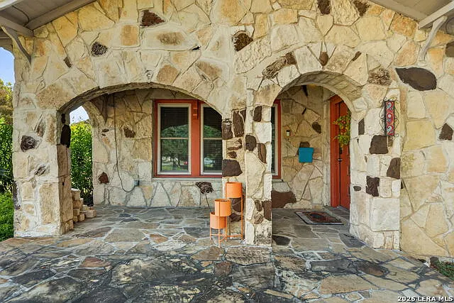 2 bed, 2.0 bath, 1649 sqft, $2,200 — Photo 3