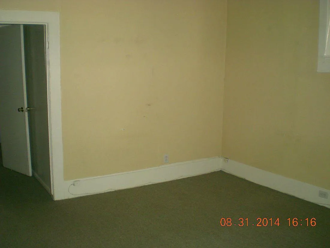 Building Photo - 929 E 4th Ave #1