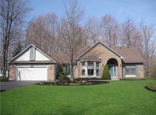 391 Melwood Dr, Rochester, NY 14626